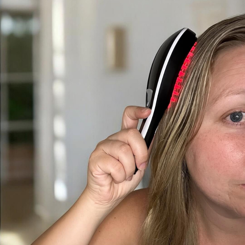 TRESSIQUE™ Premium Light Therapy Brush